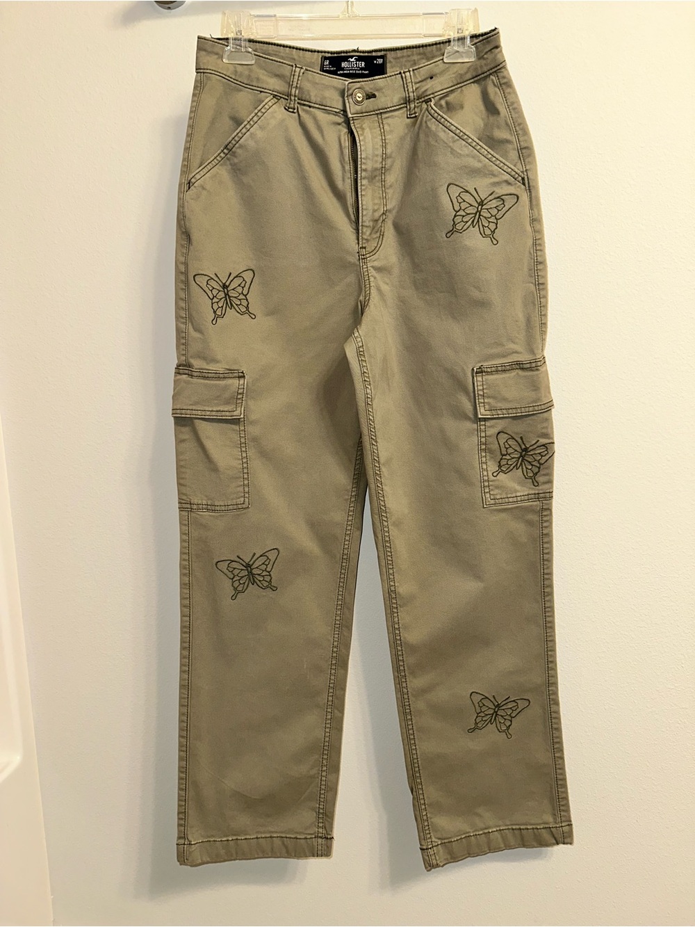 Hollister Butterfly-Embroidered Ultra Hi-Rise Dad Cargo Pants Khaki Tan 6R w28R